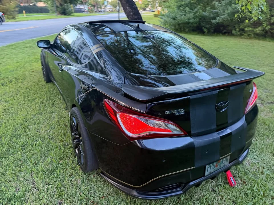 2015 Hyundai Genesis Coupe - Image 2 of 17