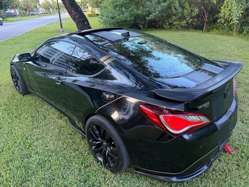 2015 Hyundai Genesis Coupe - Image 15 of 17