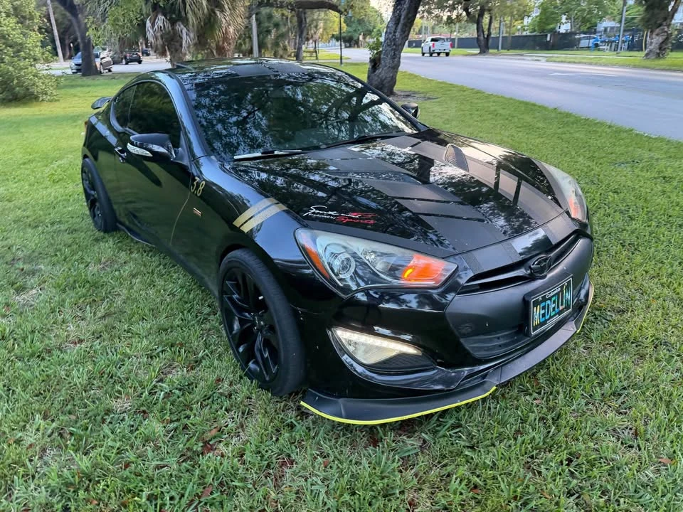 2015 Hyundai Genesis Coupe - Image 8 of 17