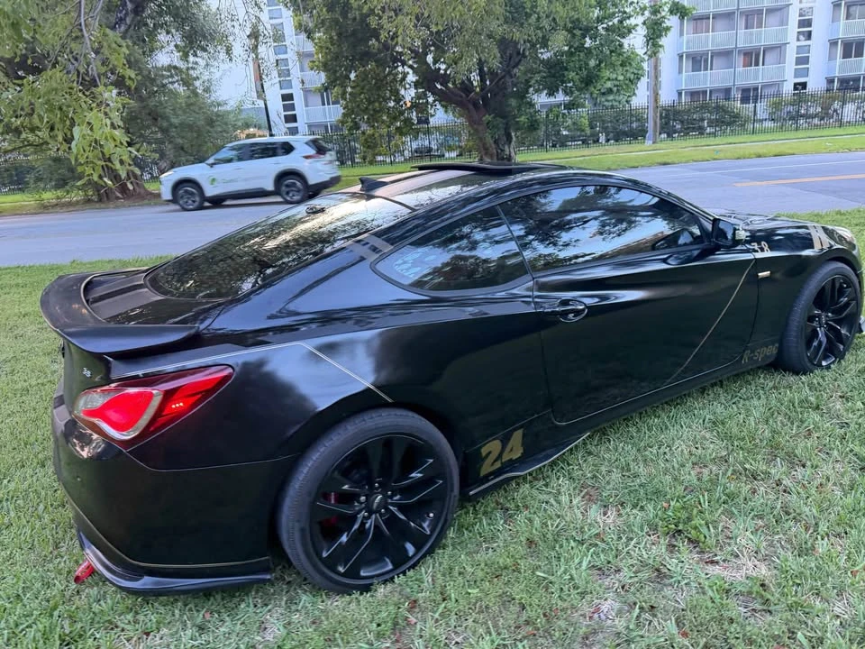 2015 Hyundai Genesis Coupe - Image 12 of 17