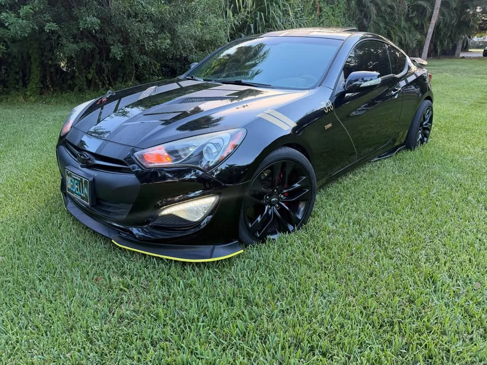 2015 Hyundai Genesis Coupe - Image 10 of 17