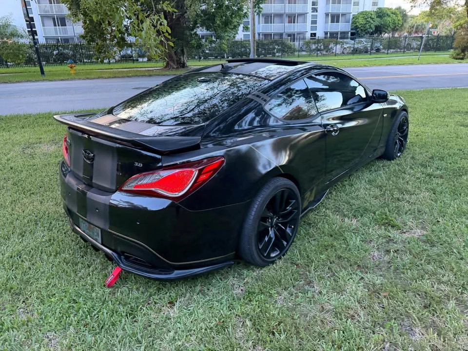 2015 Hyundai Genesis Coupe - Image 7 of 17