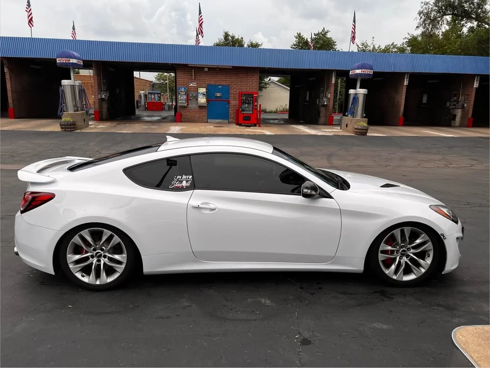 2015 Hyundai Genesis Coupe - Image 6 of 10