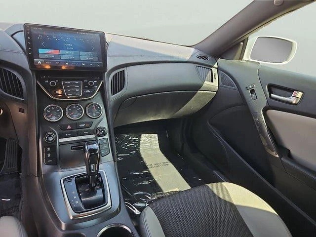 2015 Hyundai Genesis Coupe - Image 14 of 20