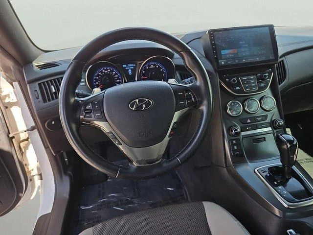 2015 Hyundai Genesis Coupe - Image 13 of 20