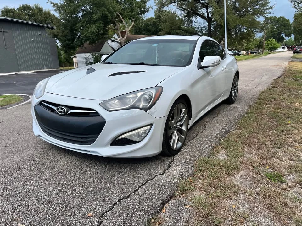 2015 Hyundai Genesis Coupe - Image 7 of 15