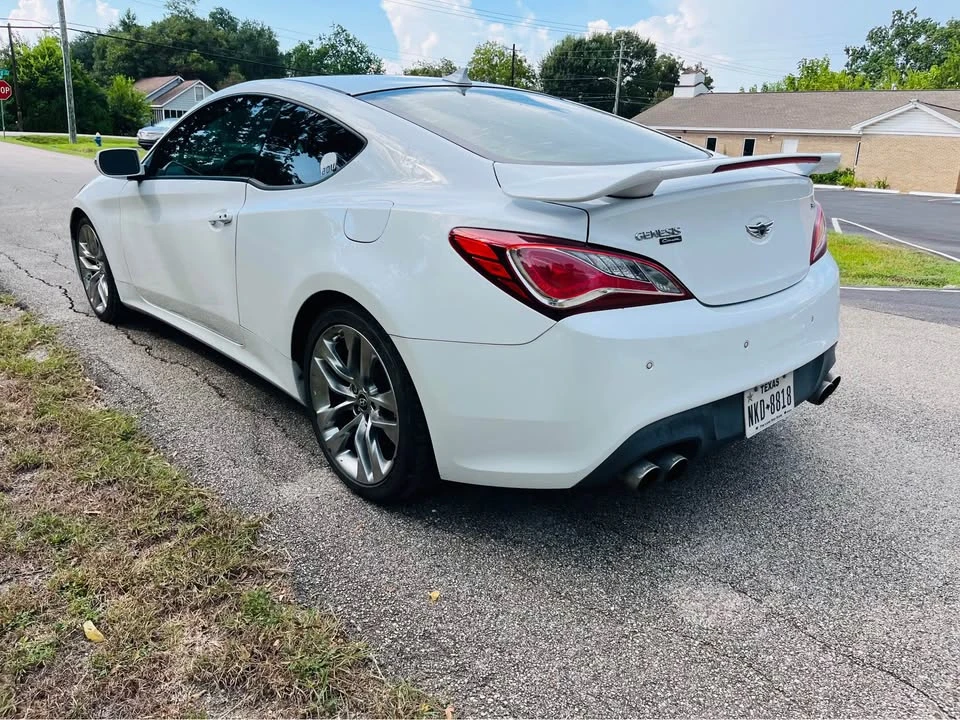 2015 Hyundai Genesis Coupe - Image 4 of 15