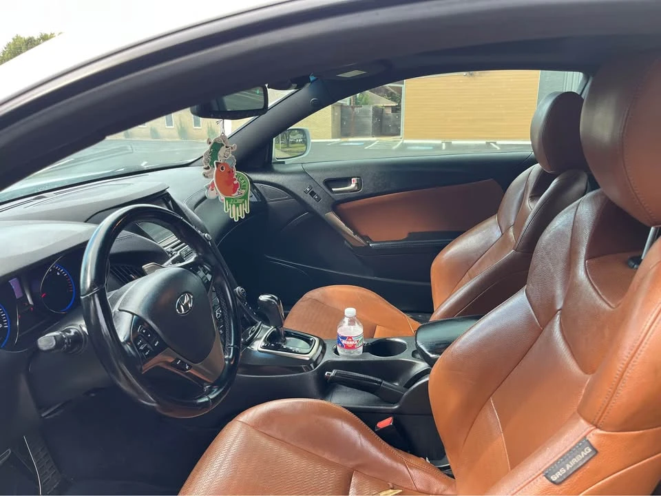 2015 Hyundai Genesis Coupe - Image 13 of 15