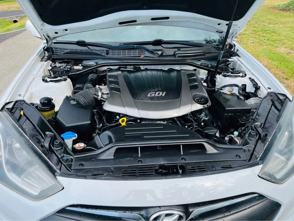 2015 Hyundai Genesis Coupe - Image 5 of 15