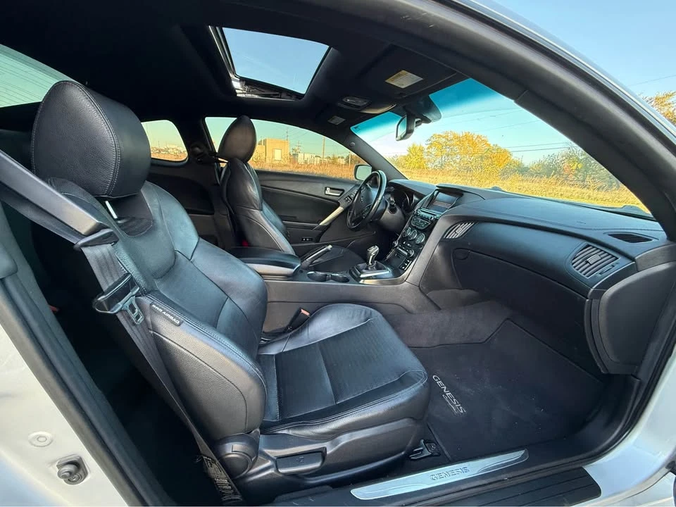 2015 Hyundai Genesis Coupe - Image 12 of 20