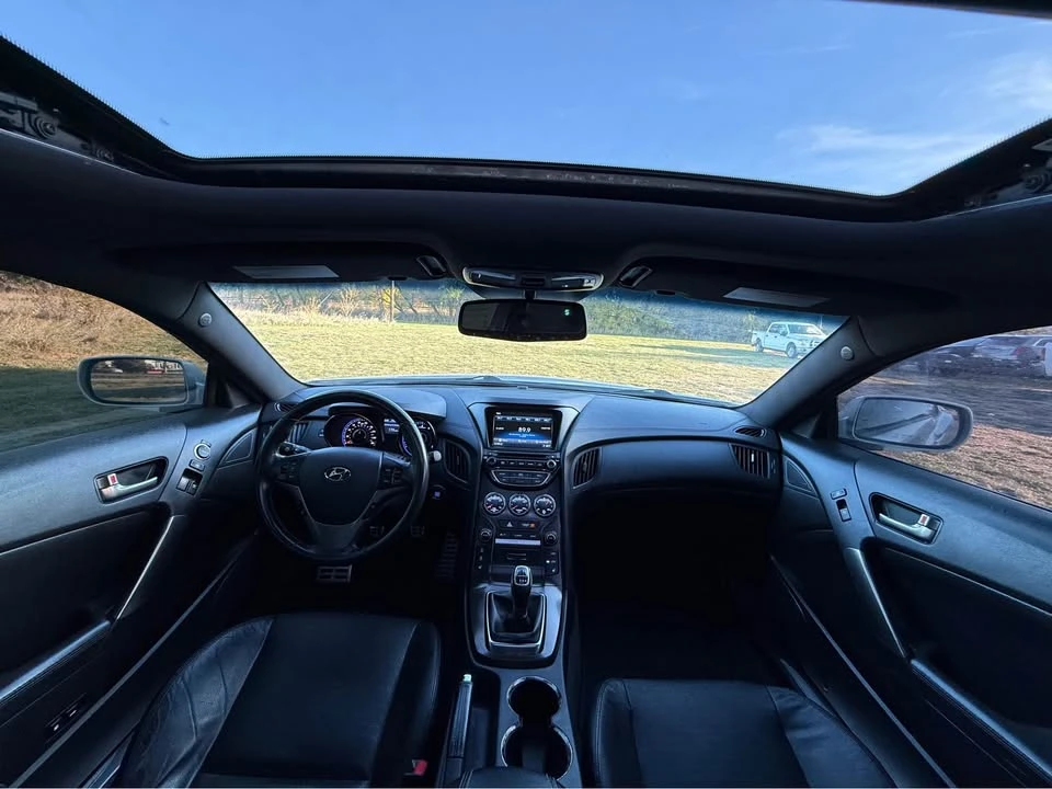 2015 Hyundai Genesis Coupe - Image 14 of 20