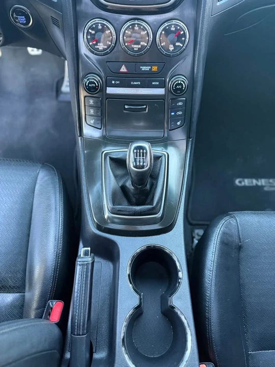 2015 Hyundai Genesis Coupe - Image 19 of 20
