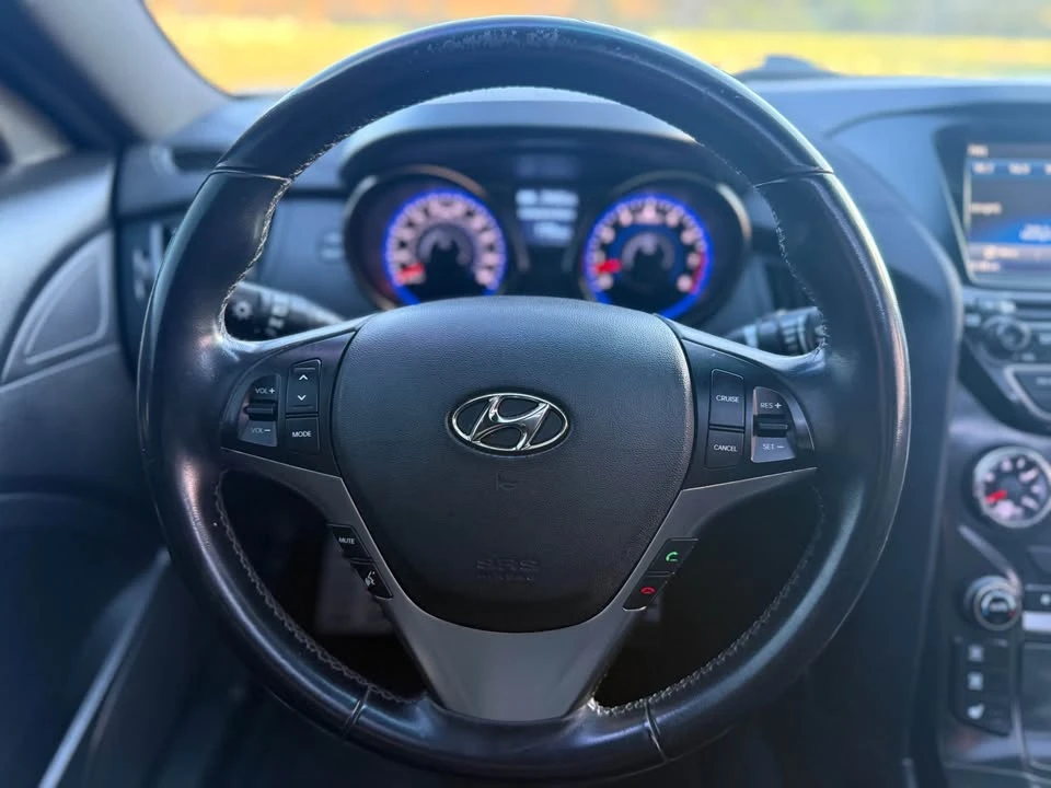 2015 Hyundai Genesis Coupe - Image 16 of 20