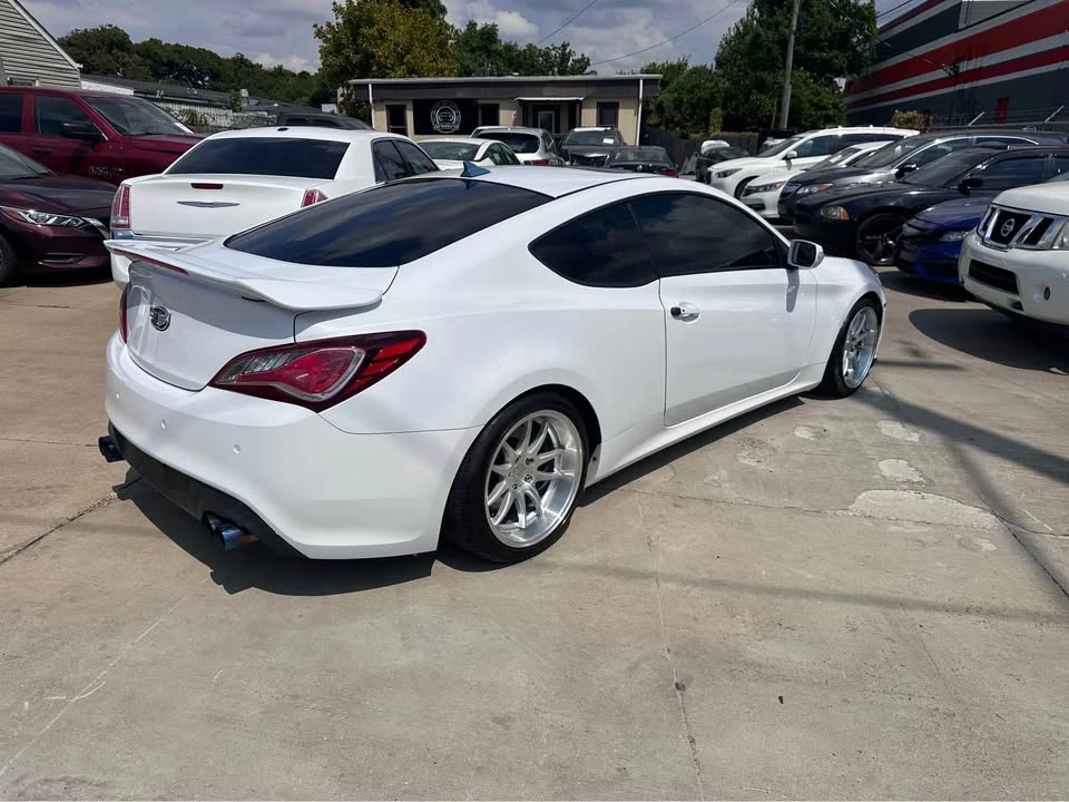 2015 Hyundai Genesis Coupe - Image 5 of 8
