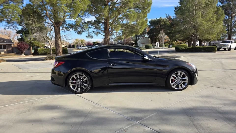 2015 Hyundai Genesis Coupe - Image 3 of 15