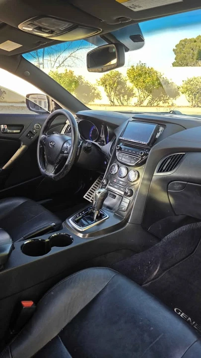 2015 Hyundai Genesis Coupe - Image 13 of 15