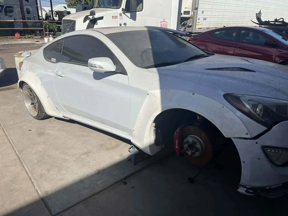 2015 Hyundai Genesis Coupe - Image 6 of 12