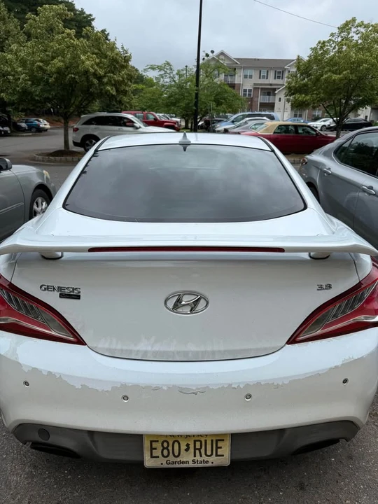 2015 Hyundai Genesis Coupe - Image 4 of 9