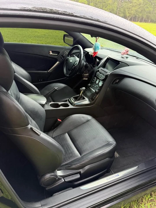 2015 Hyundai Genesis Coupe - Image 6 of 13