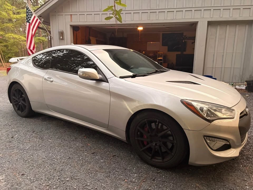 2015 Hyundai Genesis Coupe - Image 2 of 8