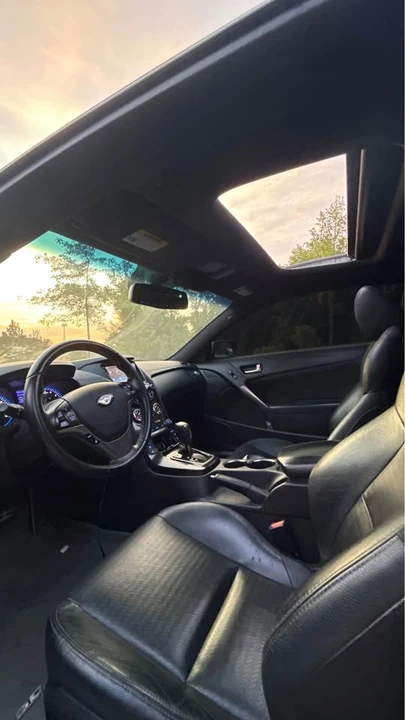 2015 Hyundai Genesis Coupe - Image 8 of 12