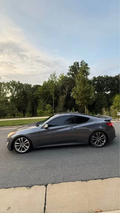 2015 Hyundai Genesis Coupe - Image 4 of 12