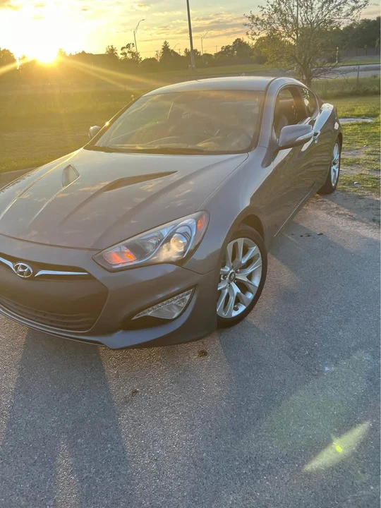 2015 Hyundai Genesis Coupe - Image 2 of 6
