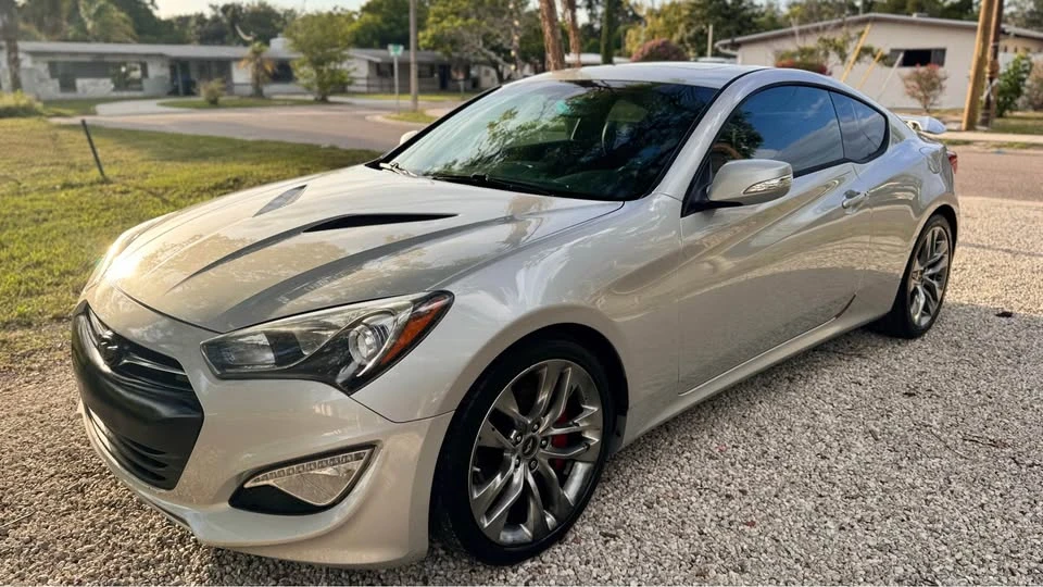 2015 Hyundai Genesis Coupe - Image 2 of 13