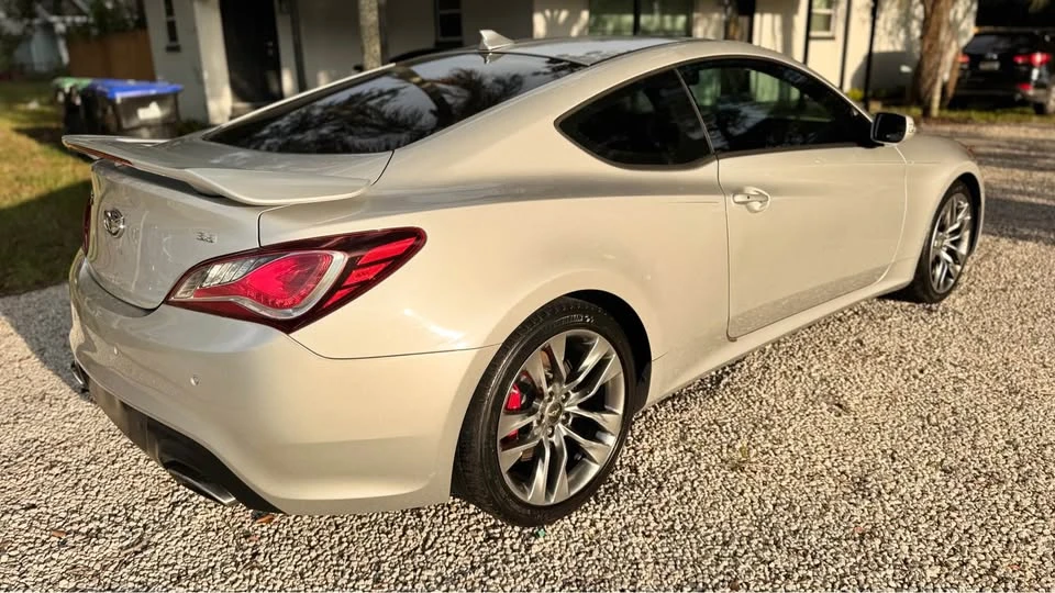 2015 Hyundai Genesis Coupe - Image 6 of 13