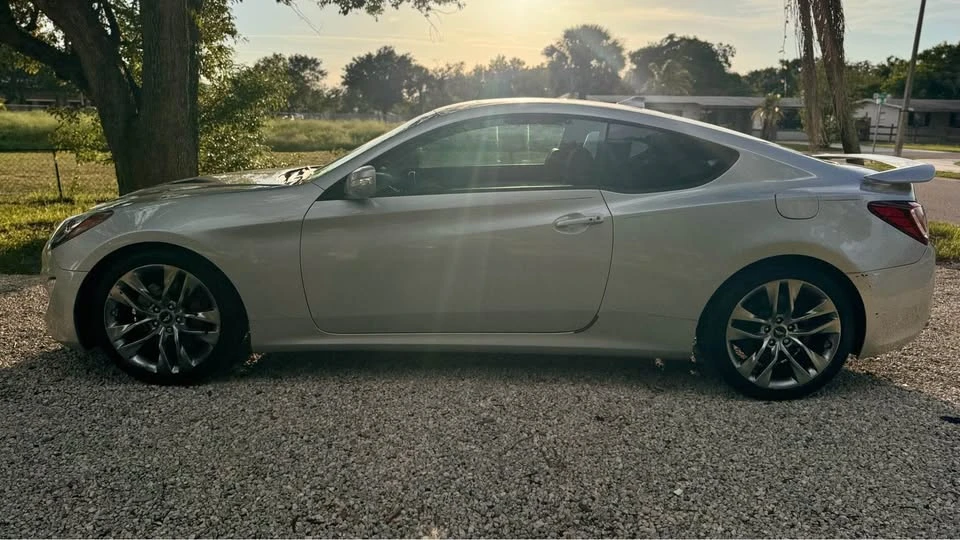 2015 Hyundai Genesis Coupe - Image 3 of 13