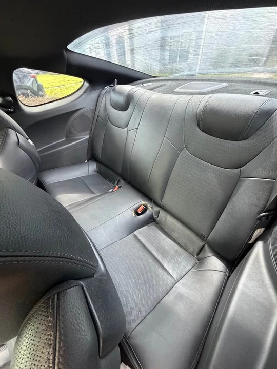 2015 Hyundai Genesis Coupe - Image 16 of 20