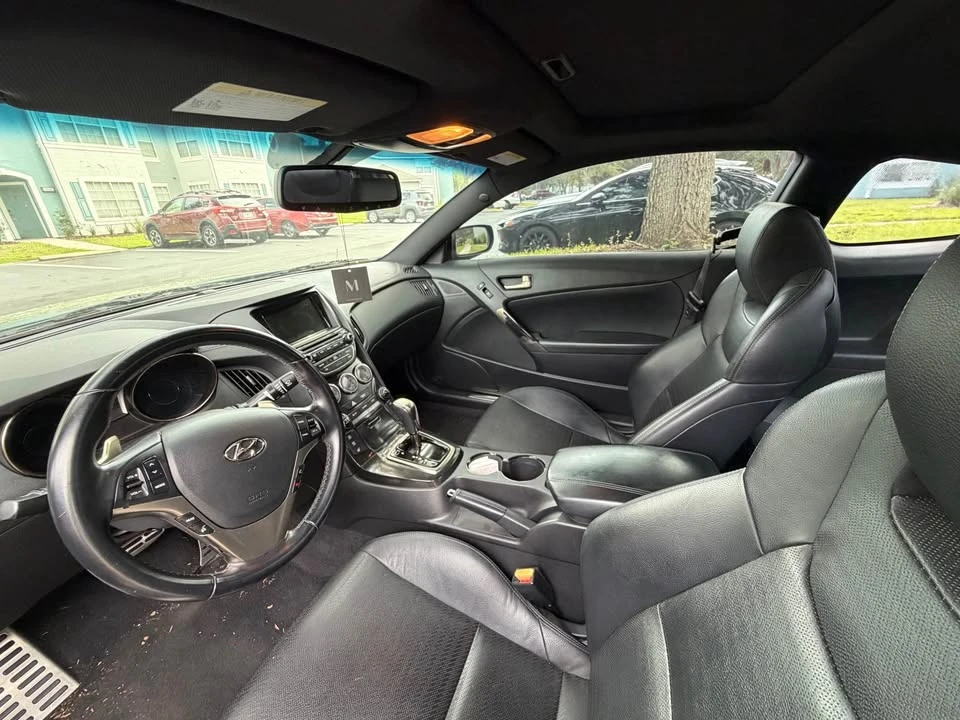 2015 Hyundai Genesis Coupe - Image 15 of 20