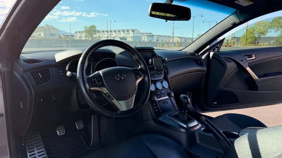 2015 Hyundai Genesis Coupe - Image 6 of 16