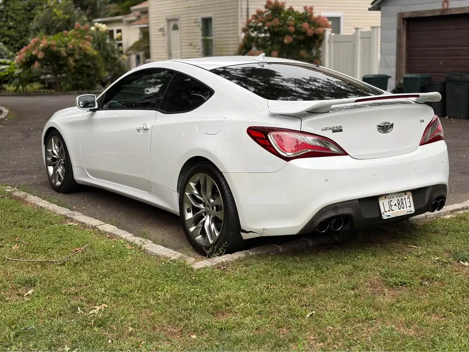 2015 Hyundai Genesis Coupe - Image 4 of 10