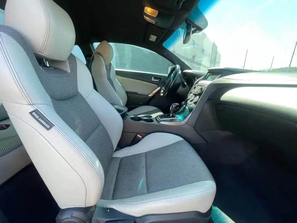 2015 Hyundai Genesis Coupe - Image 12 of 13