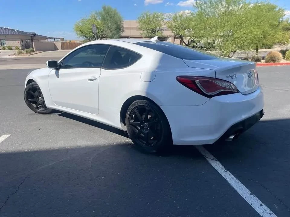 2015 Hyundai Genesis Coupe - Image 5 of 13