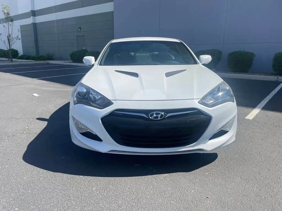 2015 Hyundai Genesis Coupe - Image 2 of 13