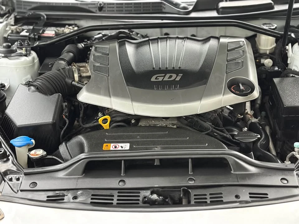 2015 Hyundai Genesis Coupe - Image 6 of 10