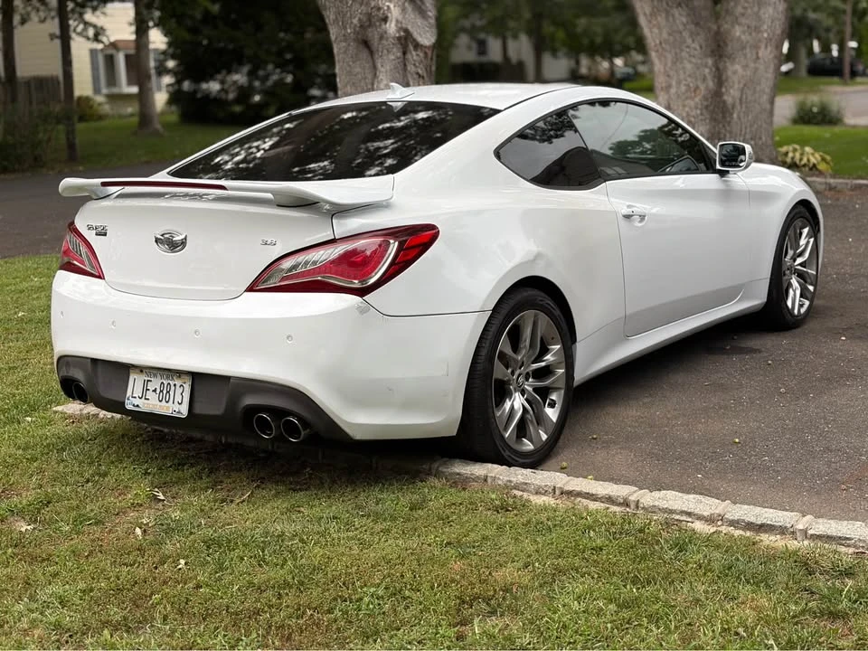 2015 Hyundai Genesis Coupe - Image 3 of 10