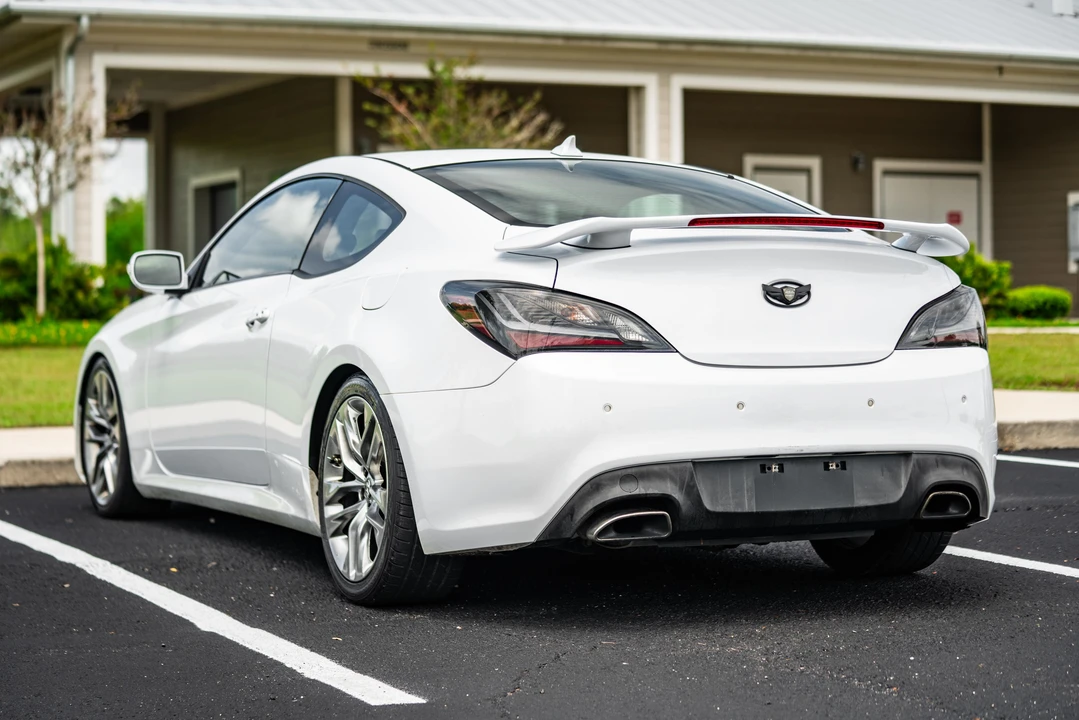 2015 Hyundai Genesis Coupe - Image 19 of 31