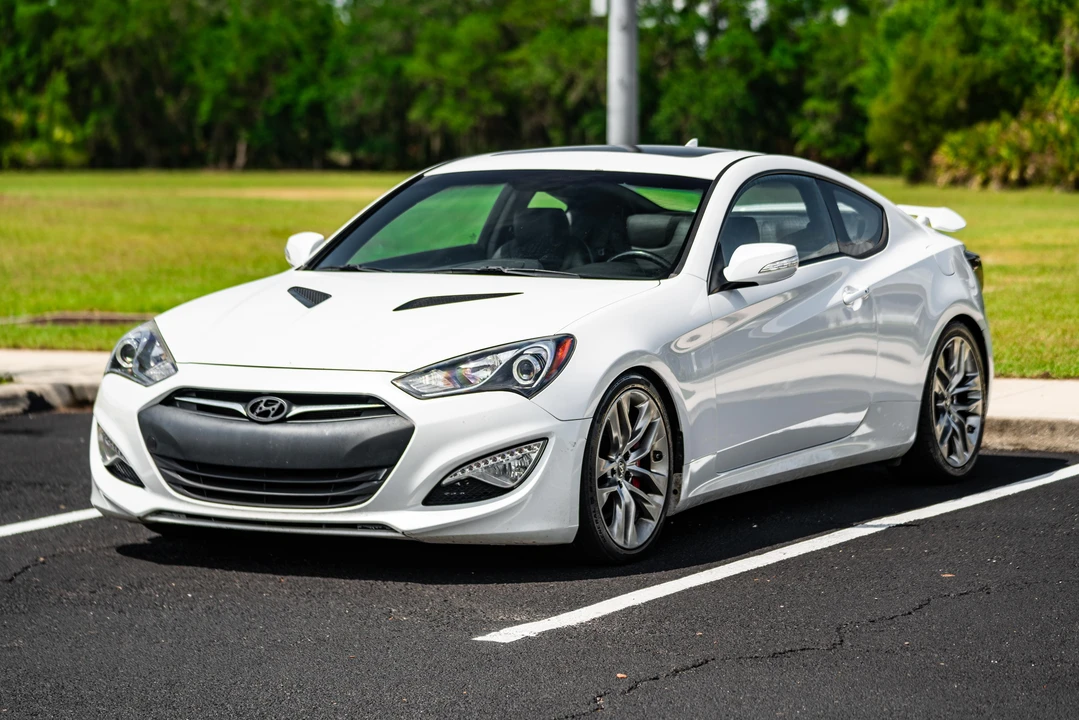 2015 Hyundai Genesis Coupe - Image 7 of 31