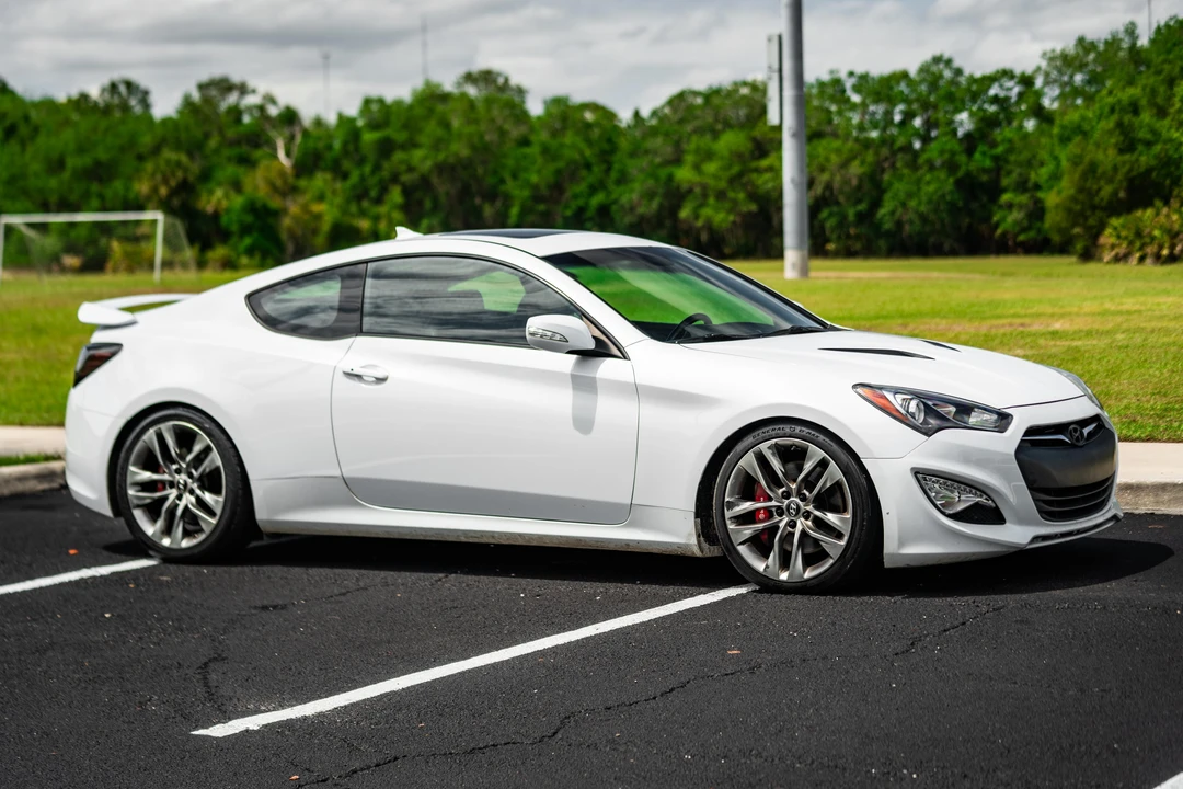 2015 Hyundai Genesis Coupe - Image 30 of 31