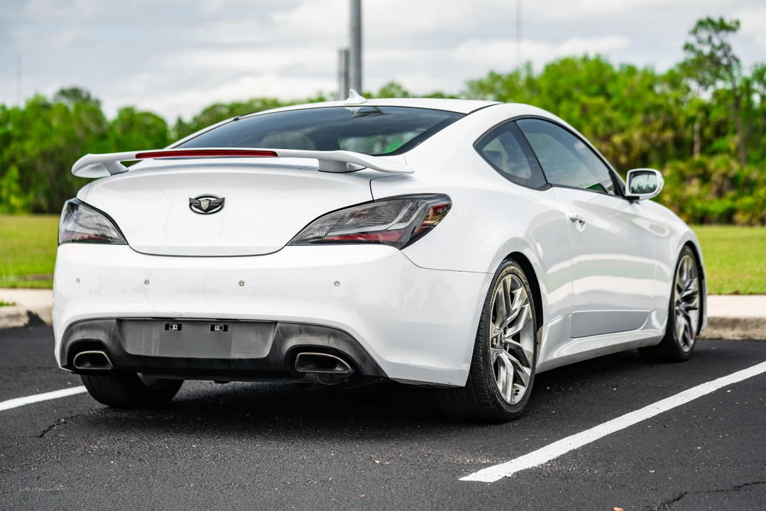 2015 Hyundai Genesis Coupe - Image 22 of 31