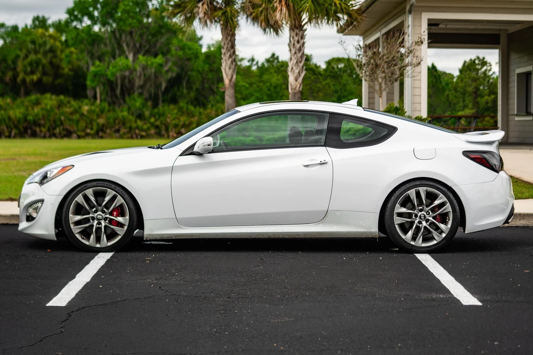 2015 Hyundai Genesis Coupe - Image 3 of 31