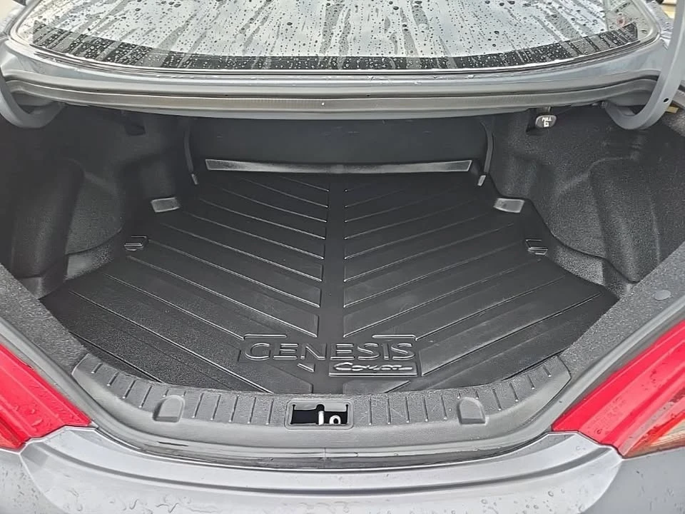 2015 Hyundai Genesis Coupe - Image 16 of 17