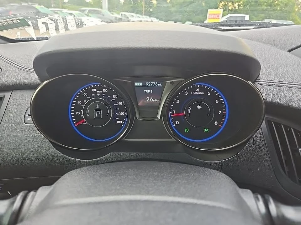 2015 Hyundai Genesis Coupe - Image 11 of 17