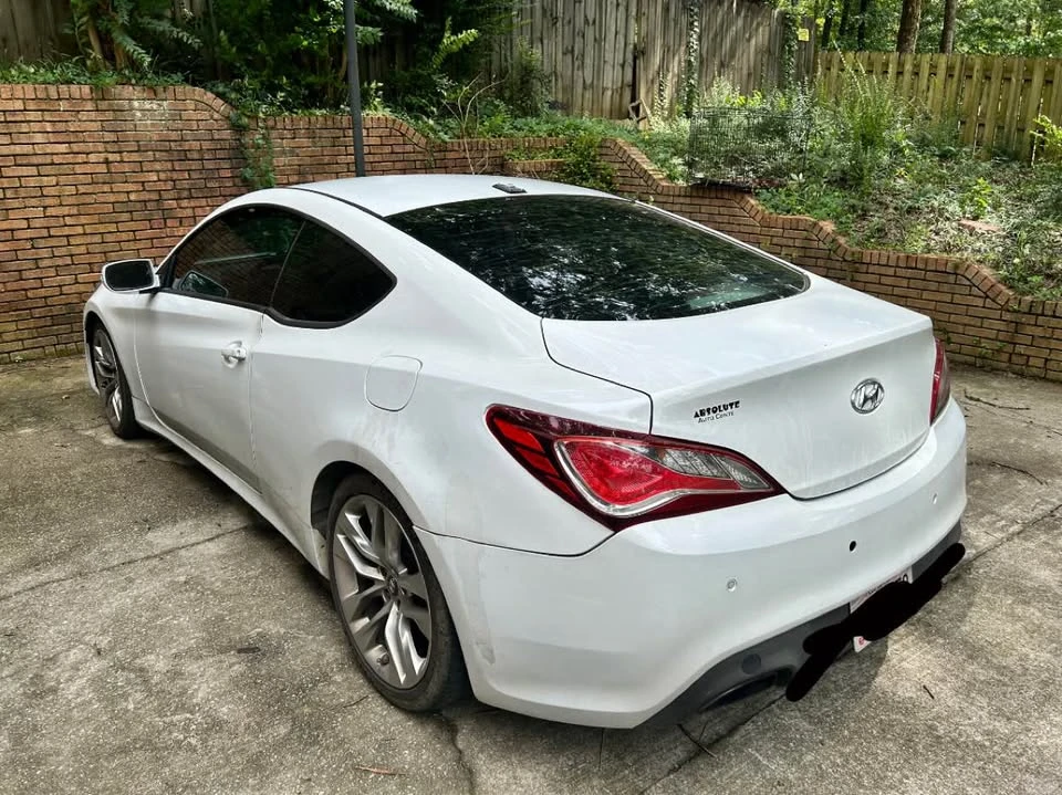 2015 Hyundai Genesis Coupe - Image 9 of 12