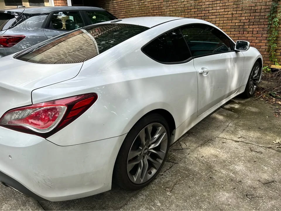 2015 Hyundai Genesis Coupe - Image 11 of 12