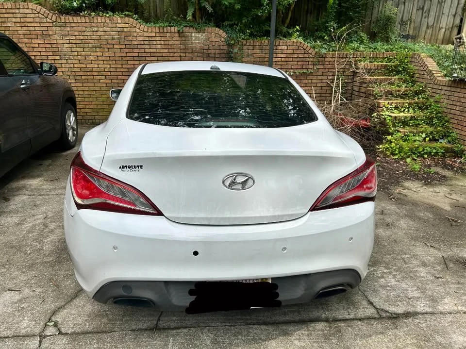 2015 Hyundai Genesis Coupe - Image 10 of 12