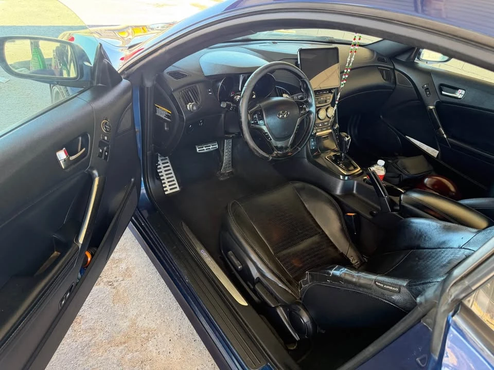 2015 Hyundai Genesis Coupe - Image 10 of 13
